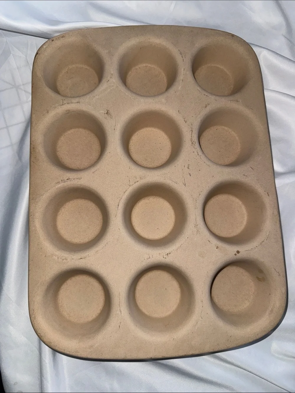 Vintage Pampered Chef Stoneware 12-Cup Muffin Pan